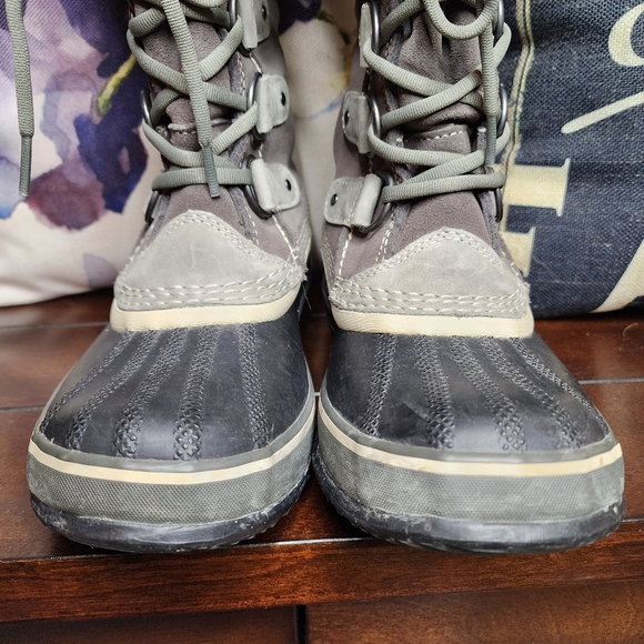 Sorel Joan of Arctic Winter Boots | Size 6 - Picture 4 of 11